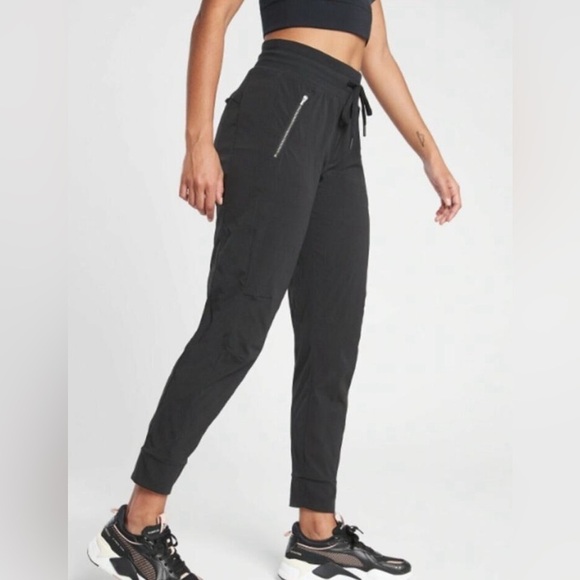Athleta Trekkie North Jogger Light Gray Women Size 8 Pockets Drawstring Pull On - Picture 1 of 12